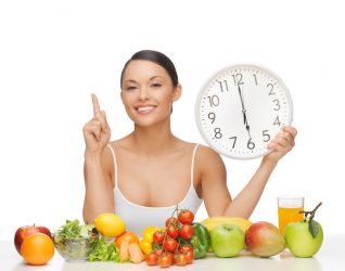 Chế độ ăn uống lành mạnh, sinh hoạt điều độ, tập luyện thể thao,..được coi là cách detox đơn giản, hiệu quả