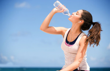 Uống nước để thải độc cơ thể qua da theo cách của người Nhật