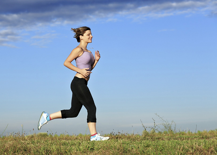 Khi thực hiện detox 3 ngày giảm cân các bạn cũng nên kết hợp tập luyện thể thao đều đặn