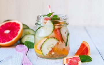 Cách làm nước uống detox từ các loại hoa quả quen thuộc
