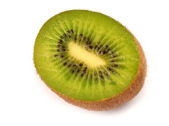 Kiwi là loại quả ưa thích để làm detox water.