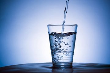 Detoxslim bằng quá nhiều nước có thể gây hại cho cơ thể.